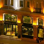 Central Hotel 4*