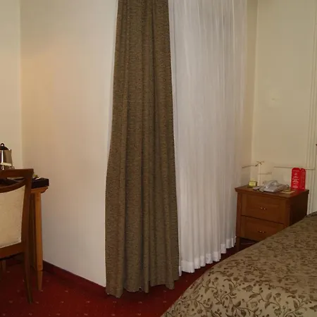 Central Hotel Hotel 4*