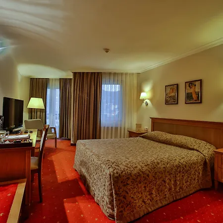 Central Hotel Хотел 4*