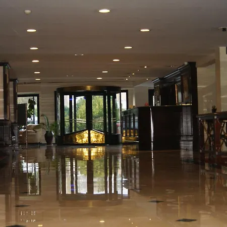 Central Hotel 4*