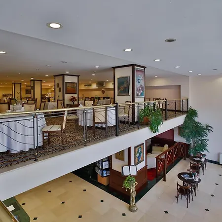 Central Hotel 4*